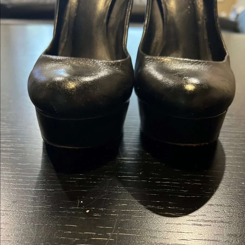 Vince Camuto Studded Chic Black Leather Heels size 8.5